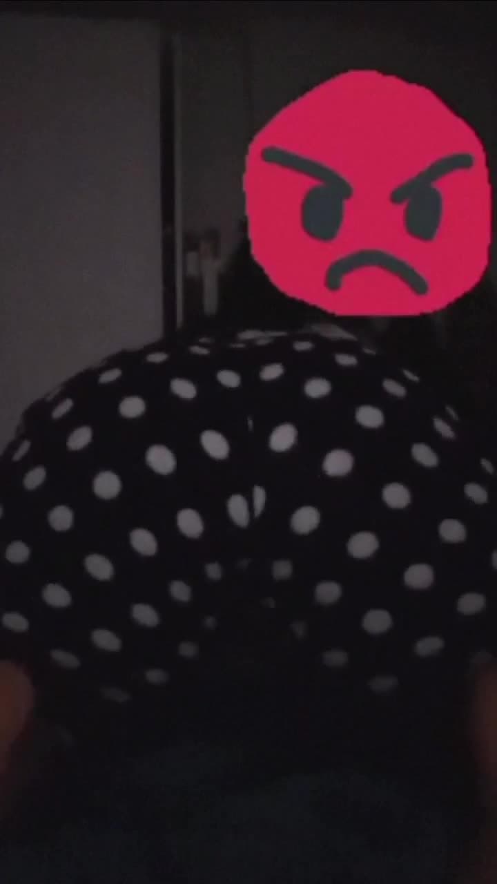 Iris, a mais gostosa desse site, gozem bastante pra ela seus punheteiros!