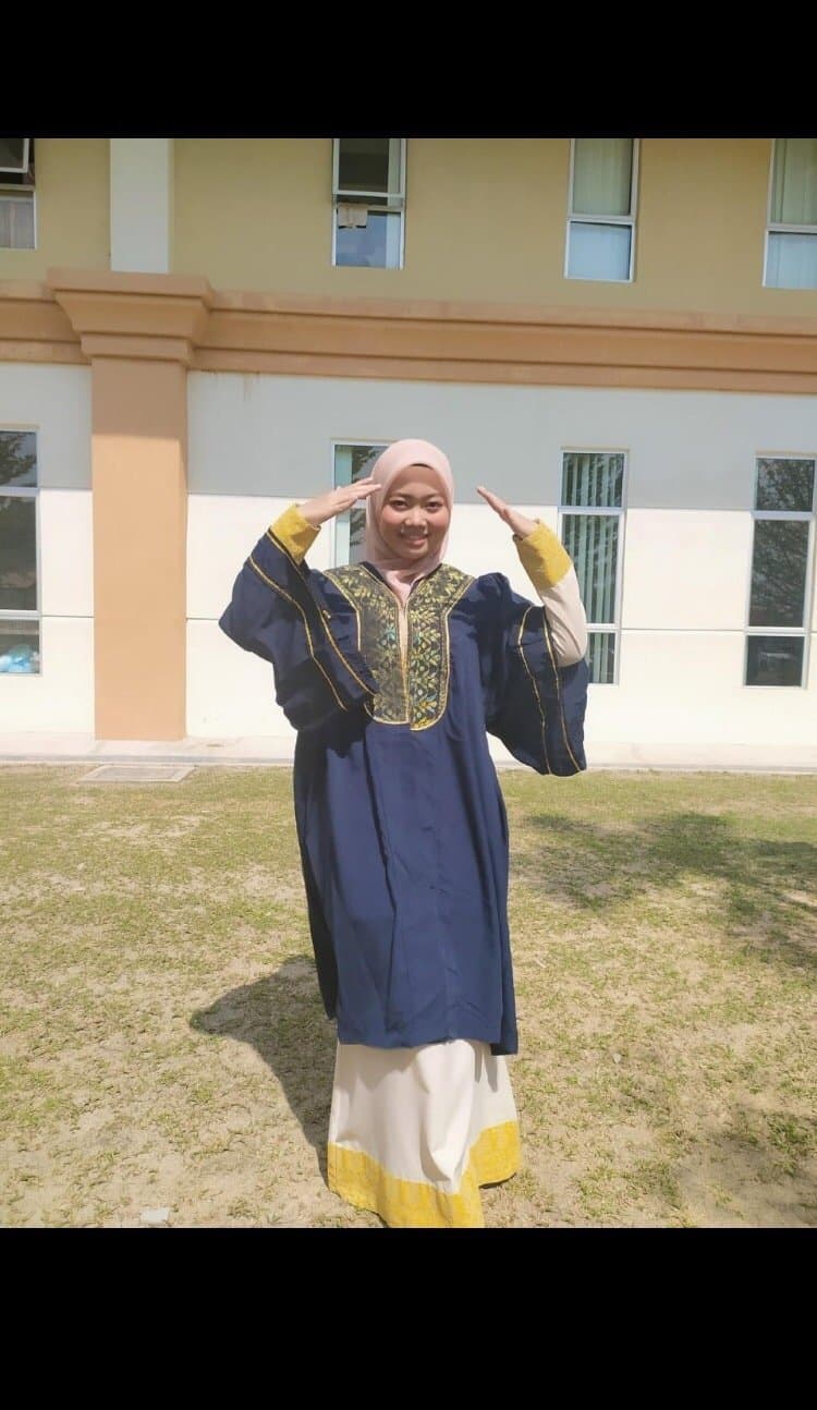 Click to view full size shasha hijab cantik colmek big tit memek malaysia indonesia muslim milf kacamata glasses