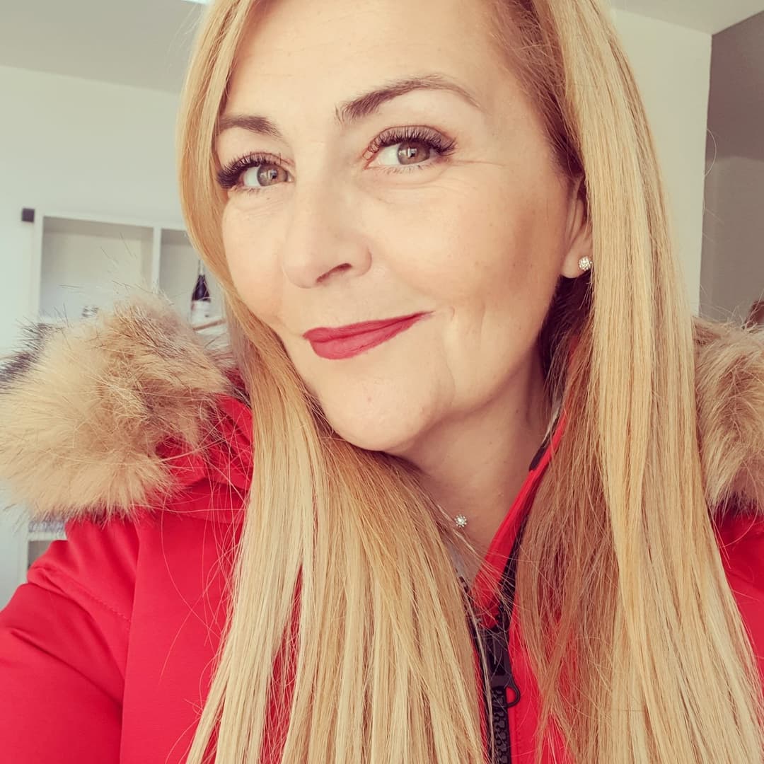 Ann Cath mature beauty