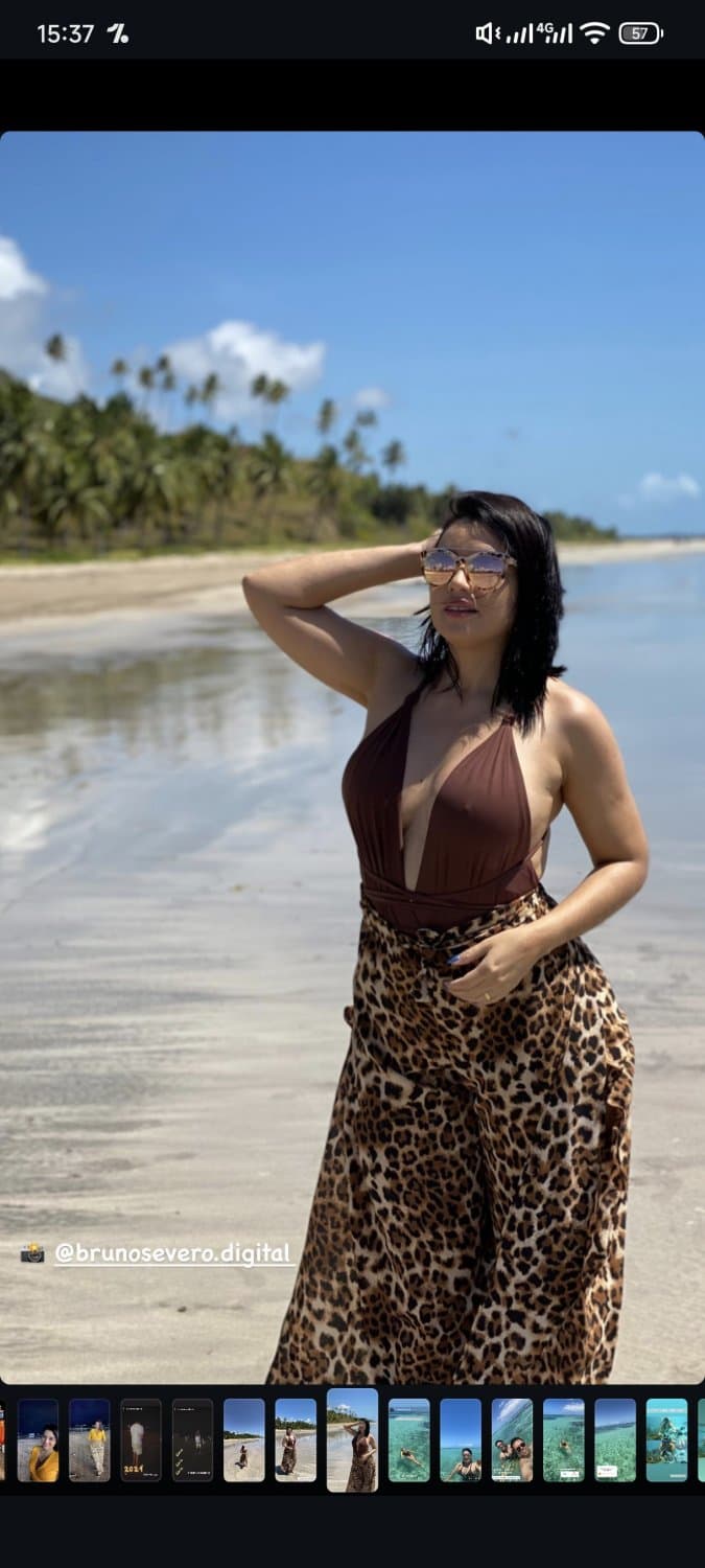 Safada, gostosa que ama uma casa de swing