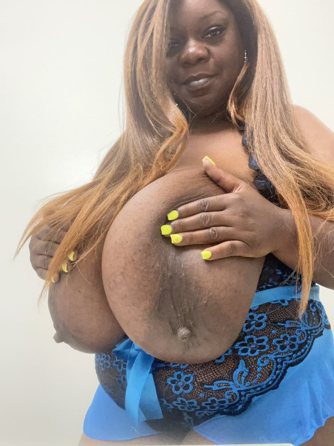 Mschocolit , I got 20 screen recorded calls I did with her and I got 3 sex tape with her