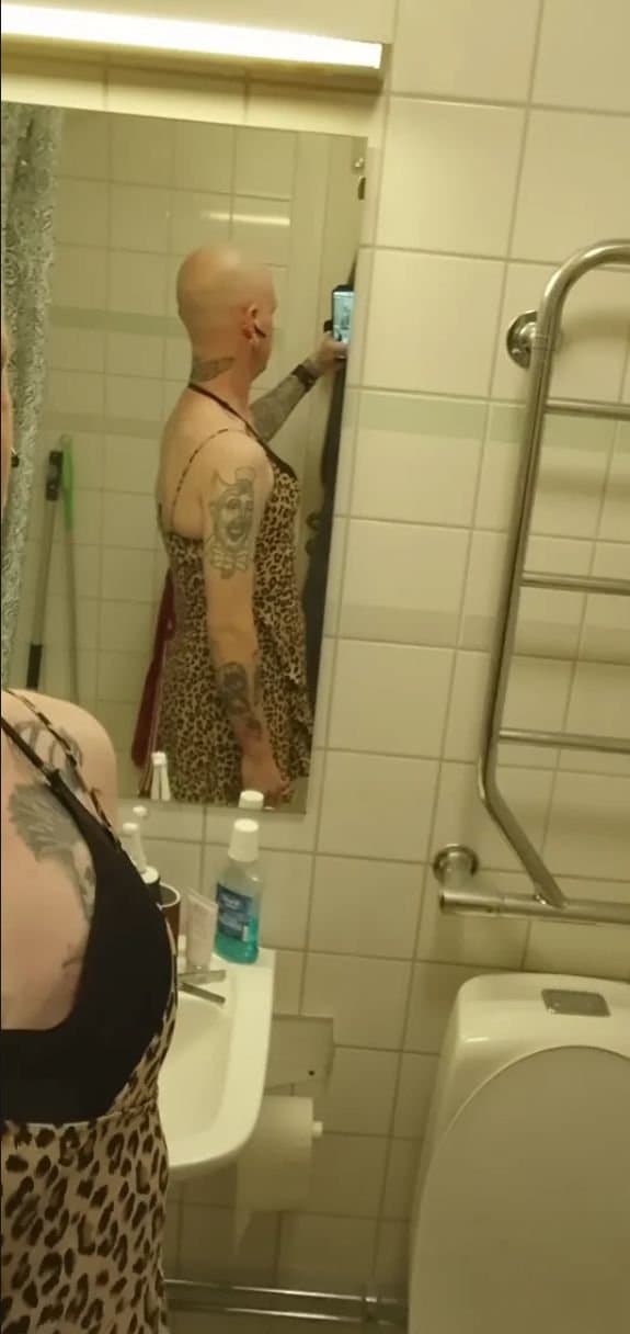 Click to view full size Cross dressing fun