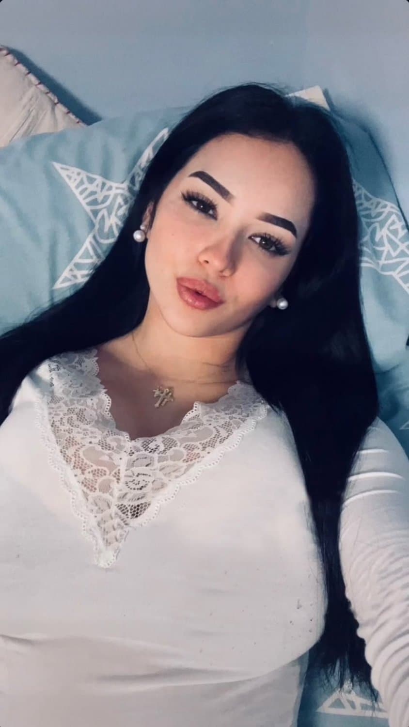 *21 años tiene esta hembra tetona