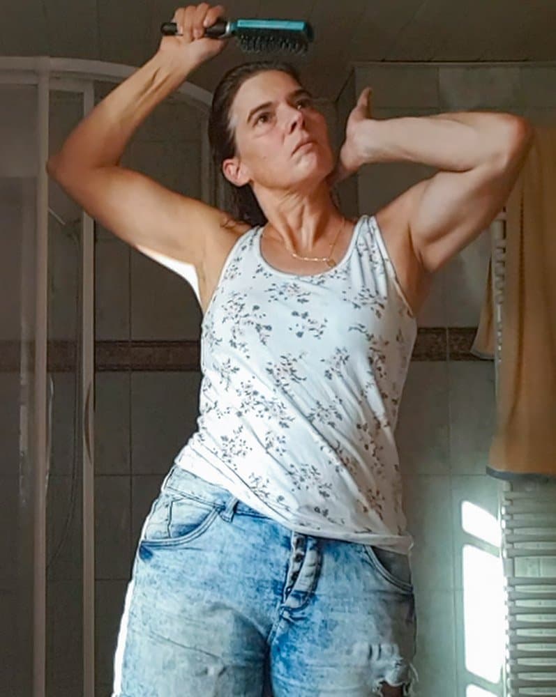 Behaarte Sandra. Richtig Geile Milf