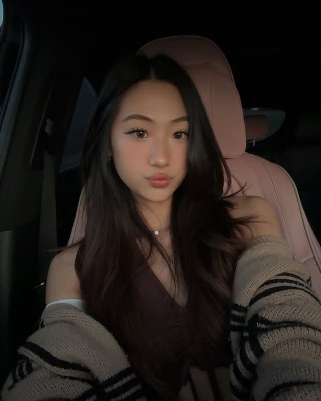 Sexy petite ABG teen Pauline