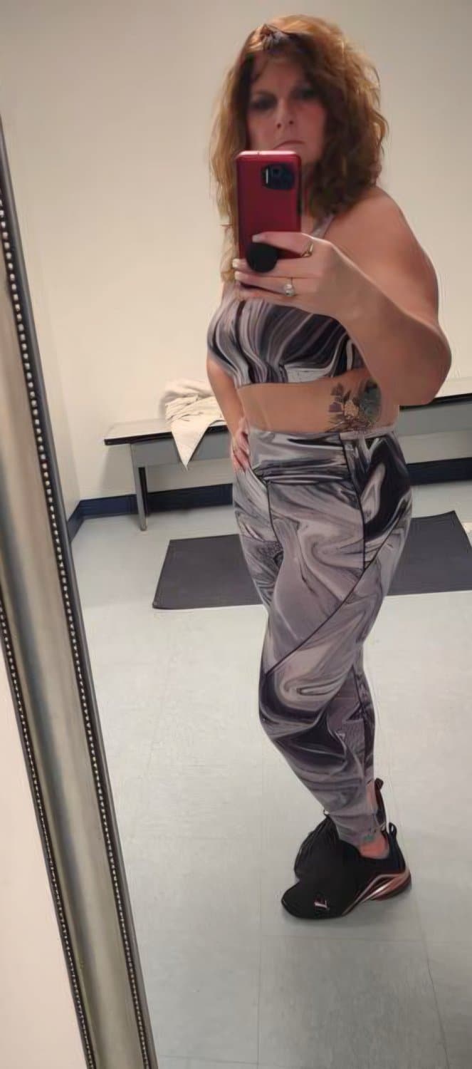 Hot Mature Busty Tattoo Wife Elizabeth