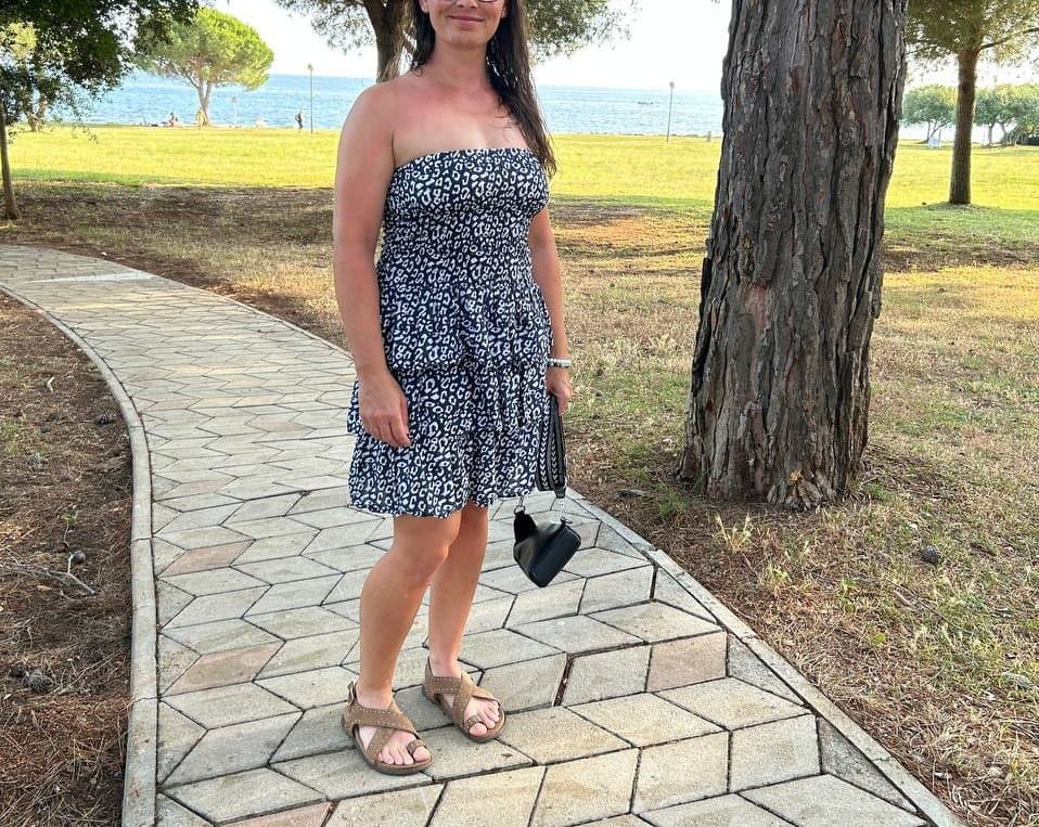 Click to view full size Nudist wife on beach showing sexy tits and shaved pussy outdoor (pics from today)