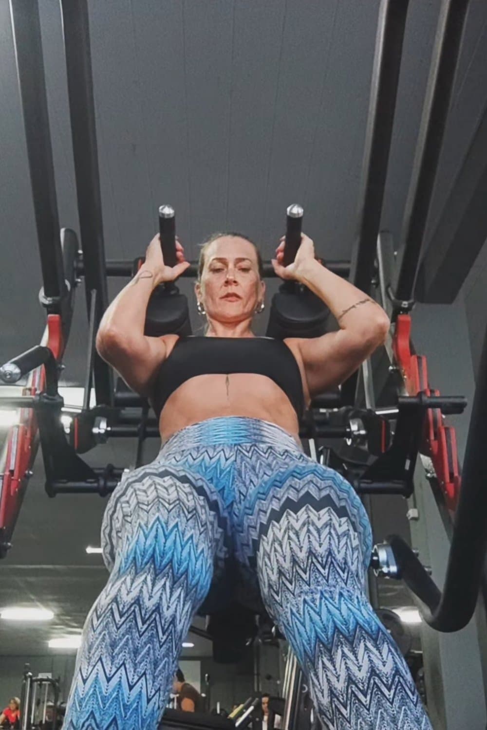 Al final patricia y sus caderas te hará derramar leche