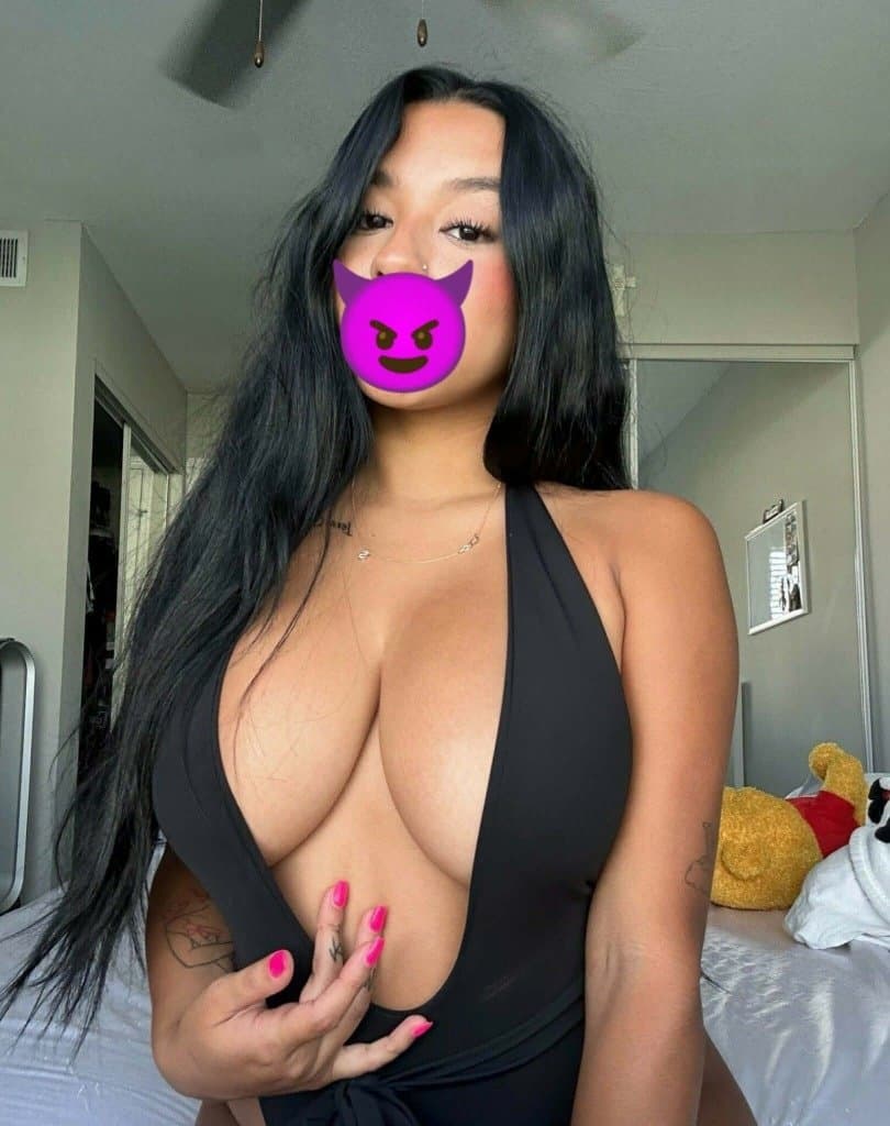 Busty oily big titty Latina petite sister REAL LEAKS FROM HER PHONE