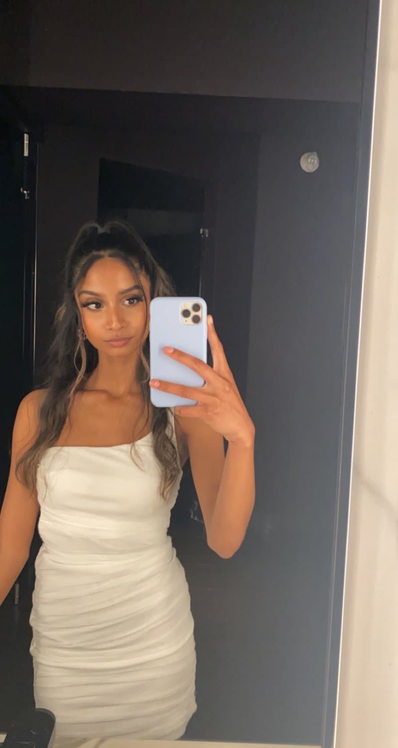 Guy wants to know if yall think his gf is sexy or not? Comment wht yall think and would do?