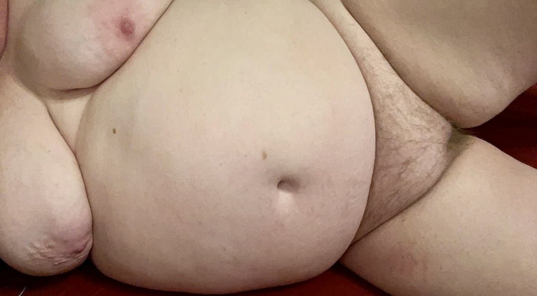 Fat fuckpig Vicky wants to be seen and pumped with cum
