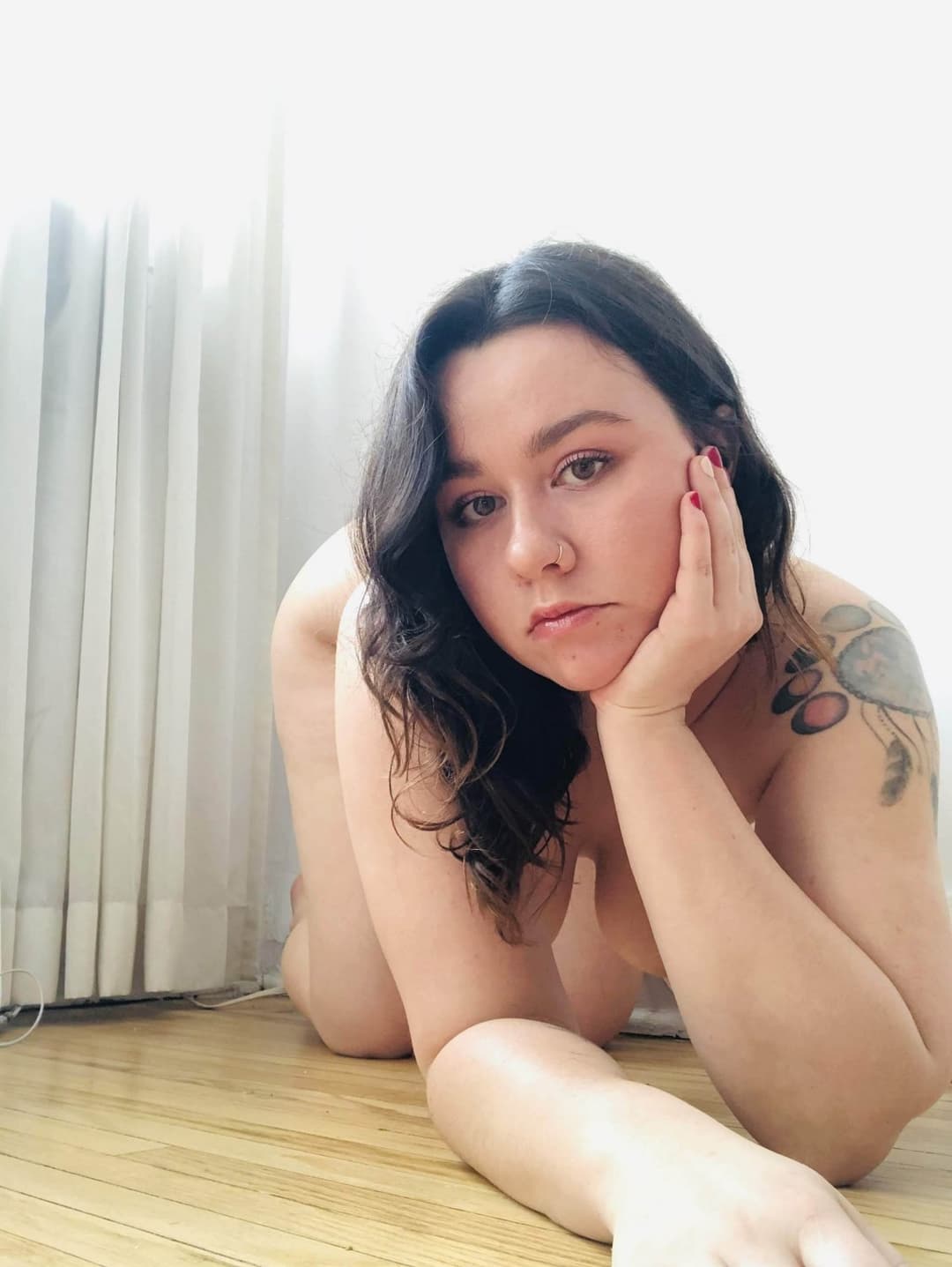 Hot Pawg Shows it all, and wants your throbbing cock