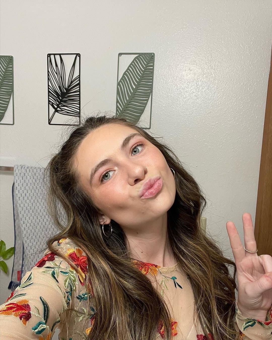 Click to view full size She gives such good head