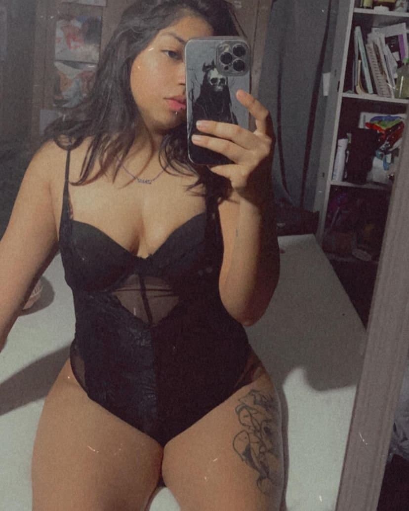 Betty from El Paso I know theirs more of her out there she a camera whore