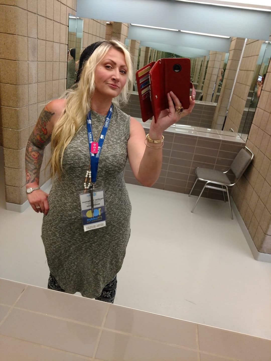 You know her check my profile. I want her cum home used. Plz suduce her.Pass to friends. Want cre p