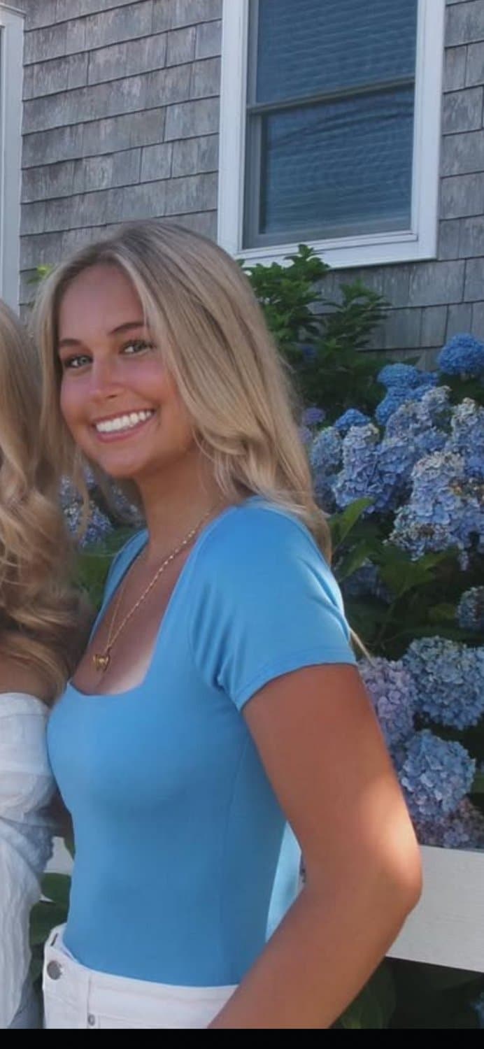 Hot 20yr collage girl tessa with sexy smile and rockin body