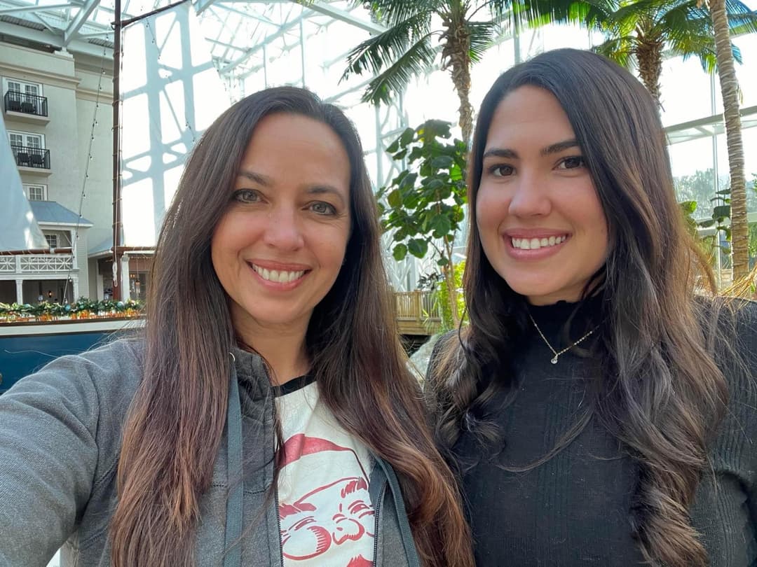 MILF with Big boobs and nice dick sucking lips