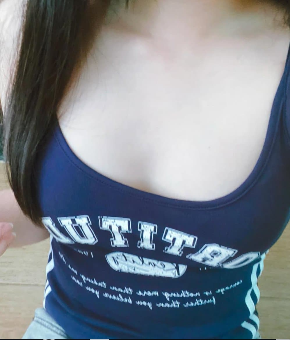 First time meeting my friend’s slutty teen sister and stole her panty, gonna edge and cum in it