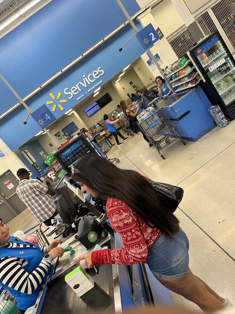 Click to view full size Sexy Middle Eastern Candid