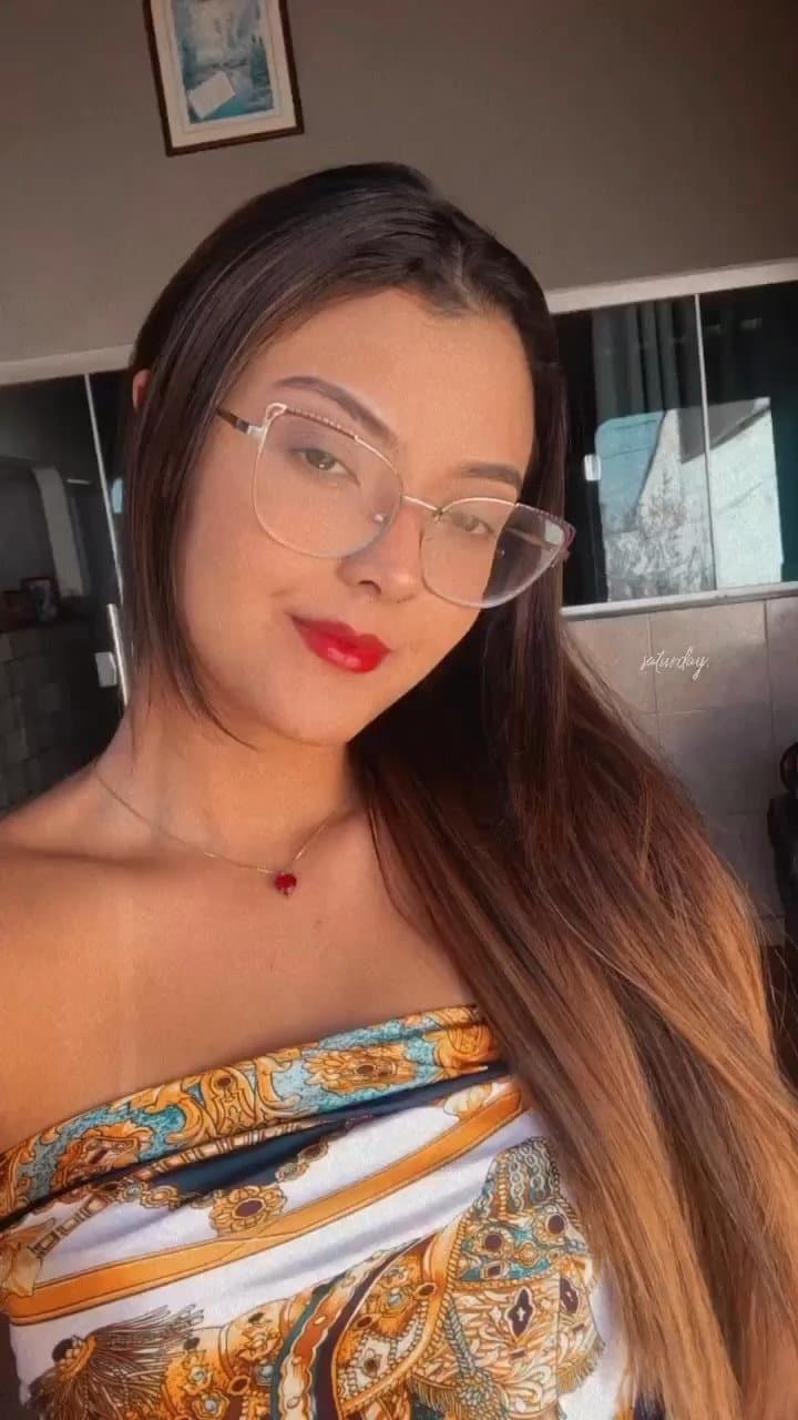 Isabella crente peituda / Isabella busty believer