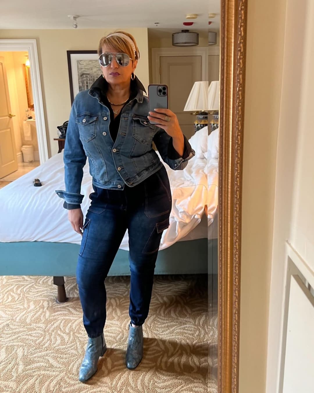 Thick Gilf flight attendant 2