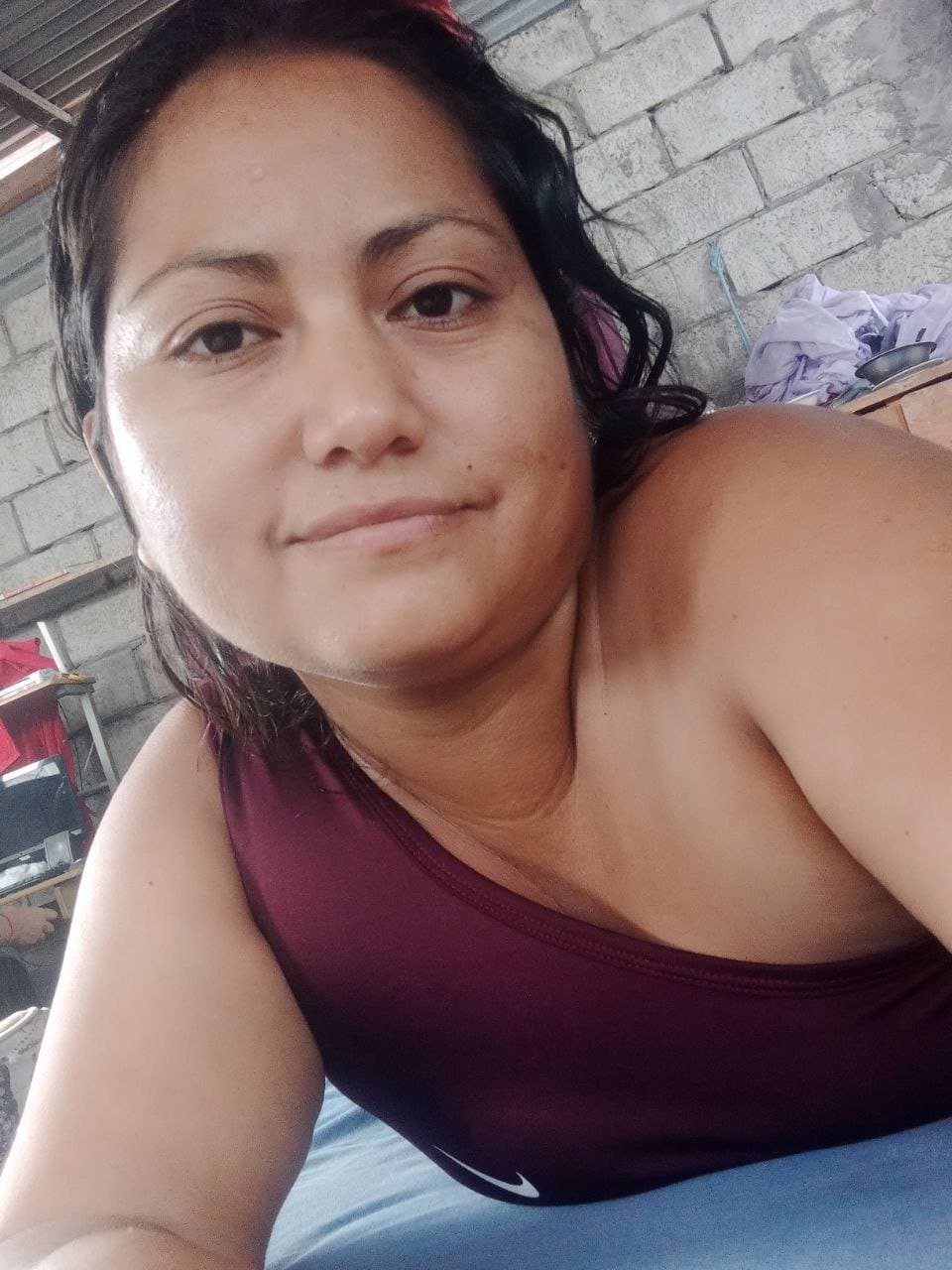 Ecuatoriana Caliente (le gusta ser una puta)