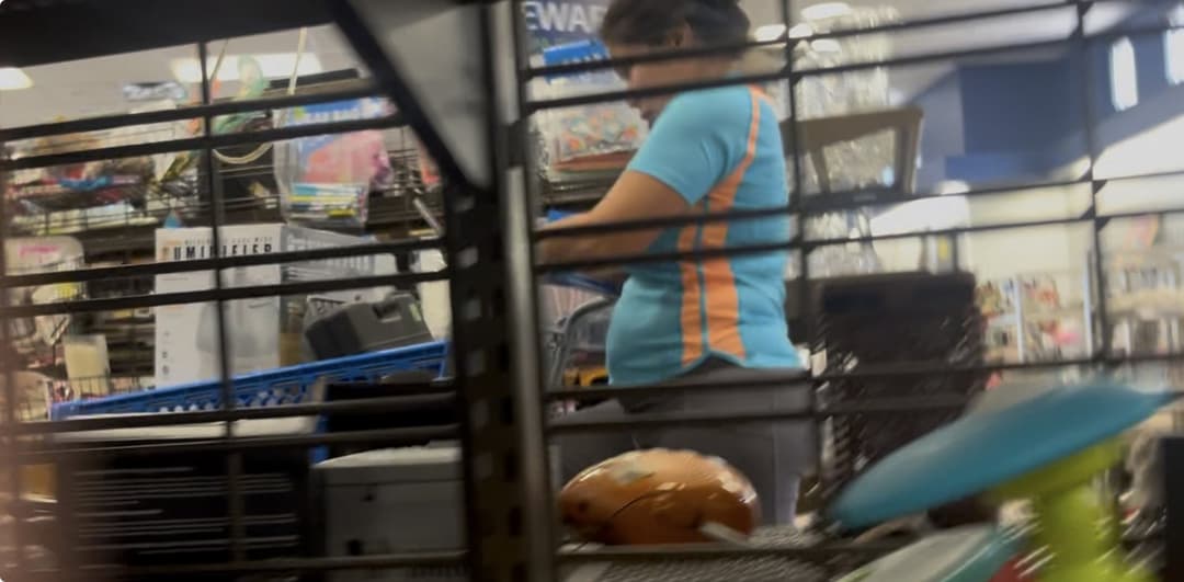 MILF shopping knew I was creeping. Started bending over for me to capture.