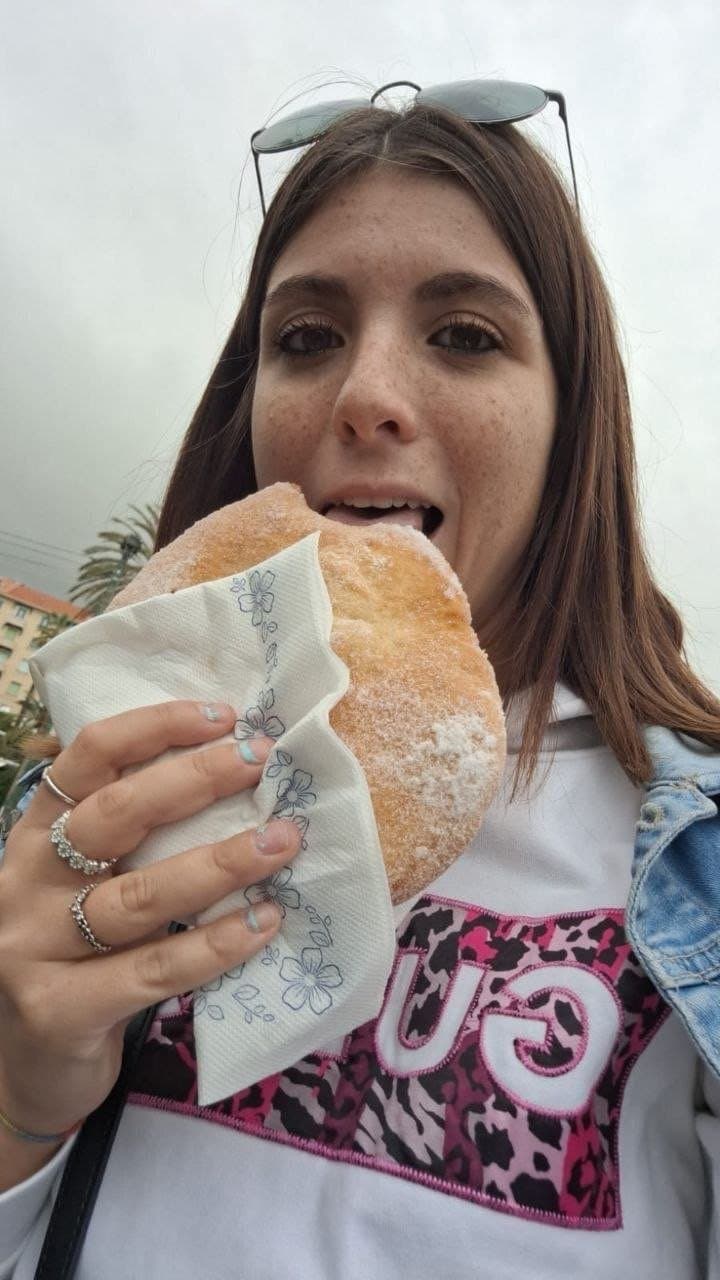 25 y/o Italian Loves Anal