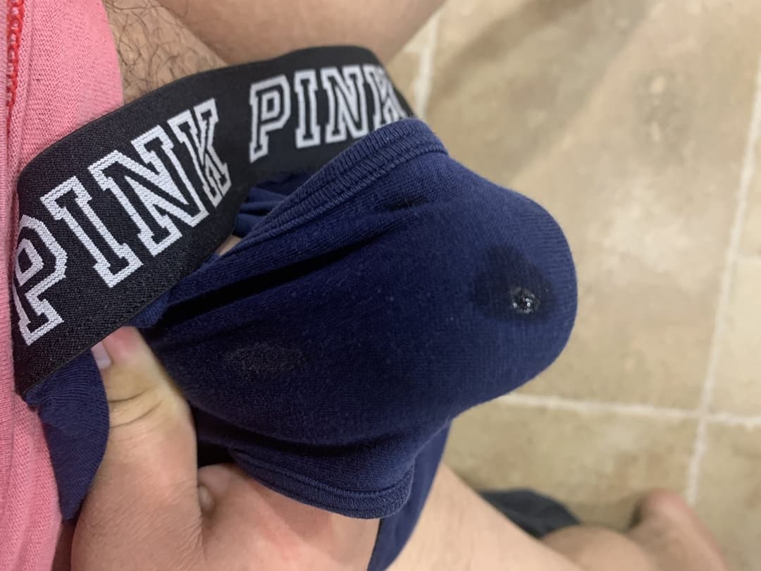 Cumming to my mommy’s dirty panties