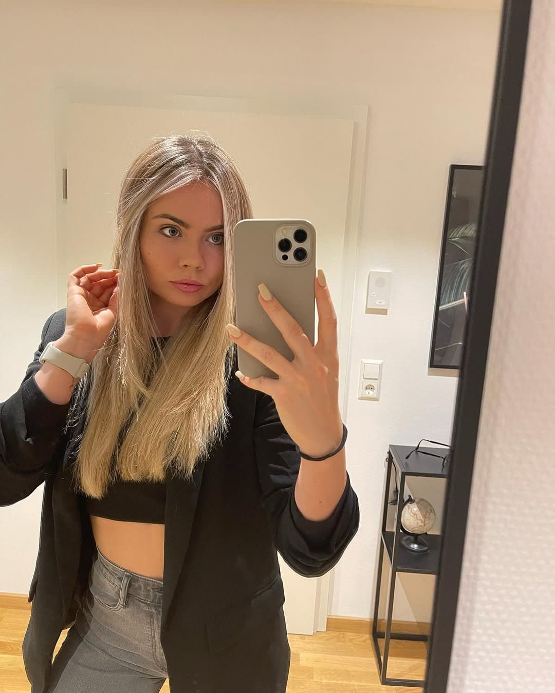 Hot german IRL slut shared.Repost this sexy pregnant gym slut, amazing body.