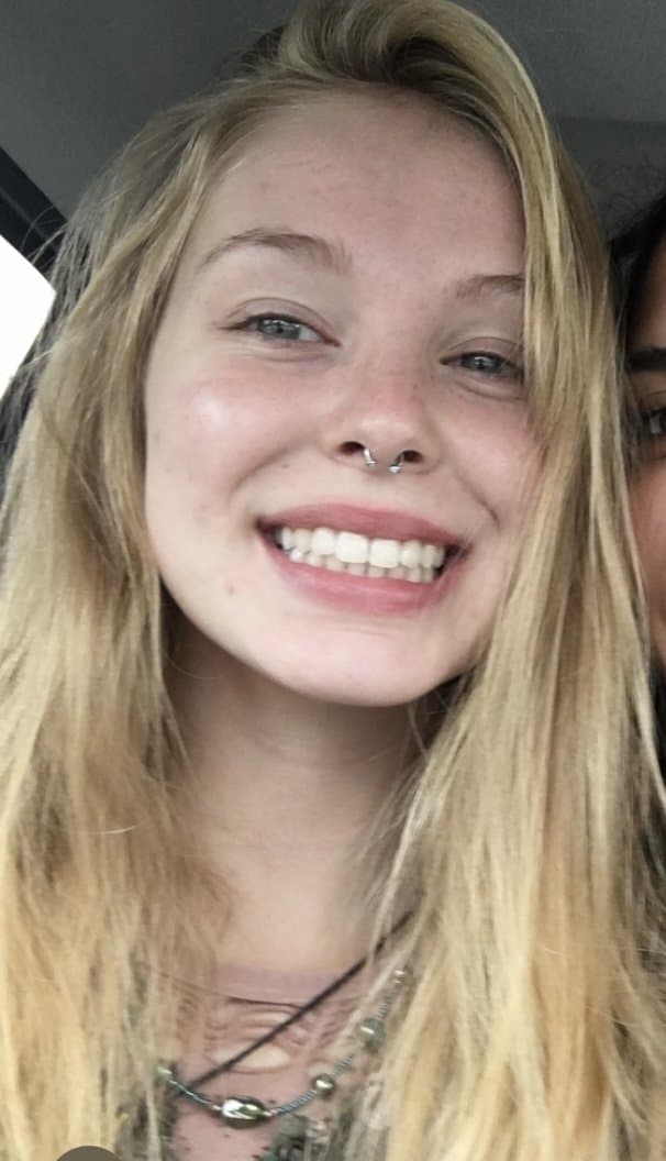 Petite Blonde Kaylee