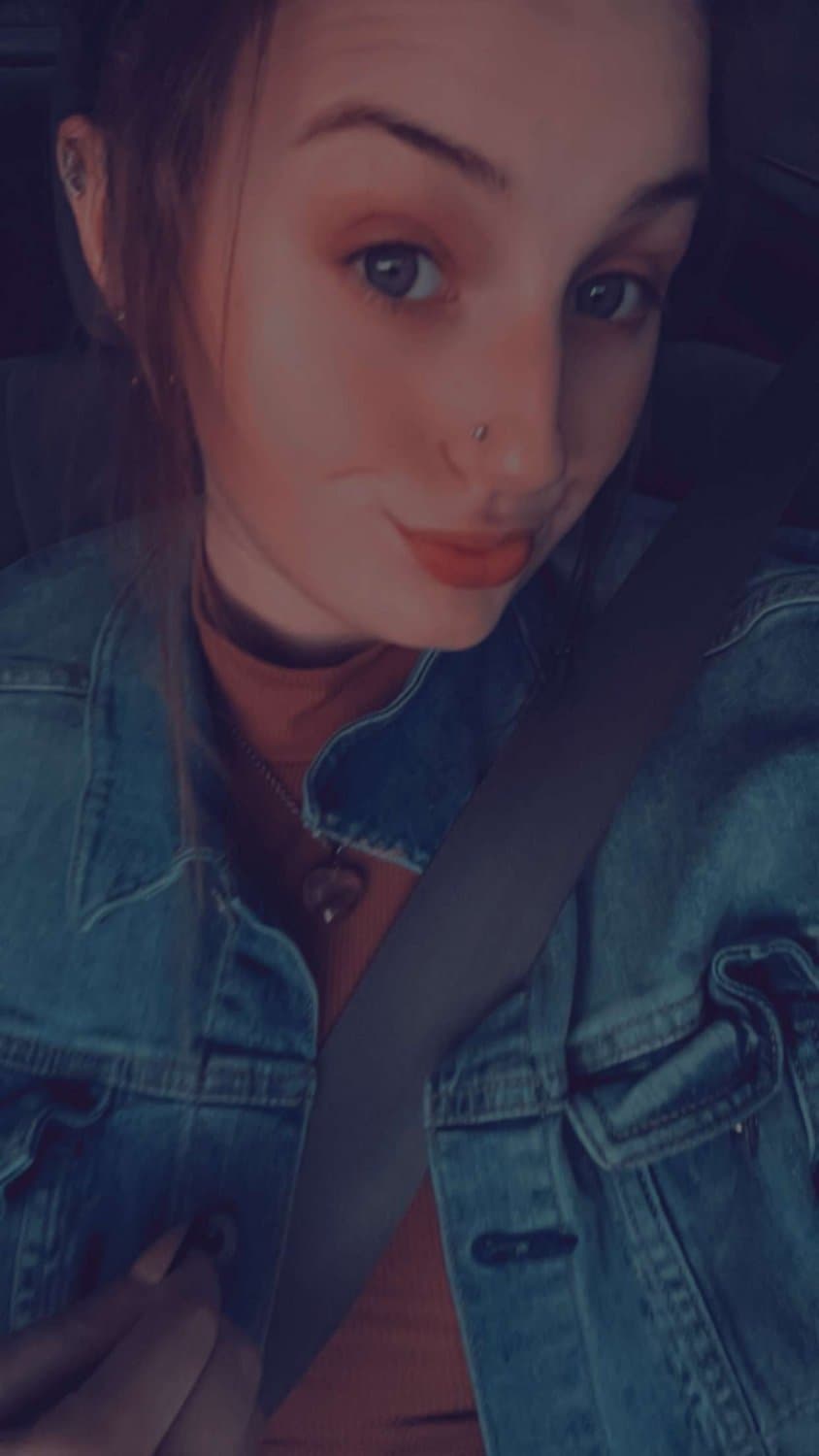 Click to view full size This horny 19 year old slut loves to fuck herself for older men