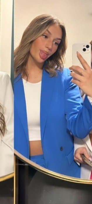 Amina.. Tuzla??/Wien?? Kommentiert geil / Komentarisite! Ko Poznaje inbox, wer sie kennt, dm