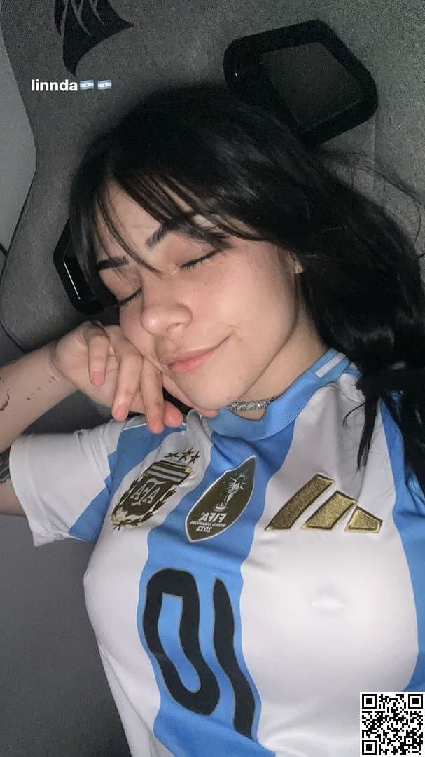 Mica - 22y Mixed-Latina Webslut