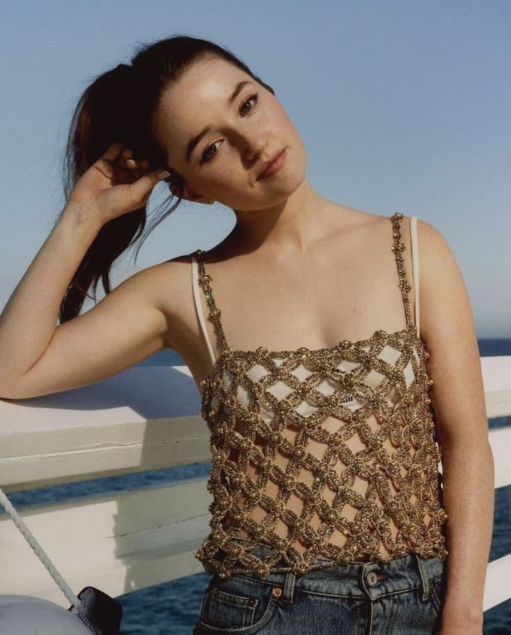 Kaitlyn Dever - Hottest Celebrity Facial Cumshot (Free Preview)