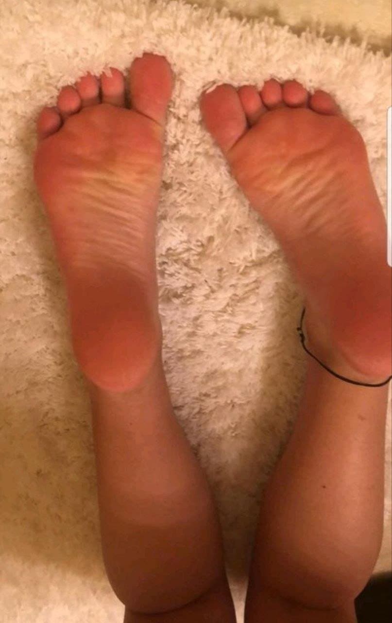 Jenn@ C@lderon Feet, Self Worship, Joi, and Footjob Sim