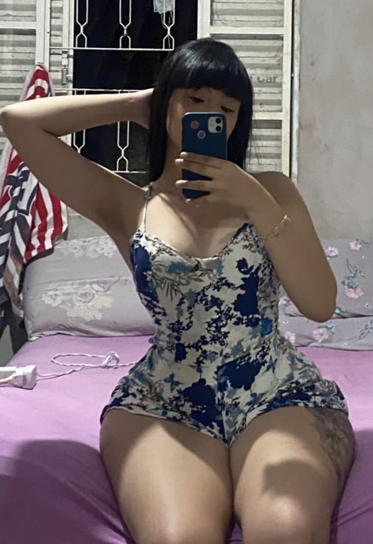 Rabuda branquinha batem muito e faça homenagem pra essa rabuda