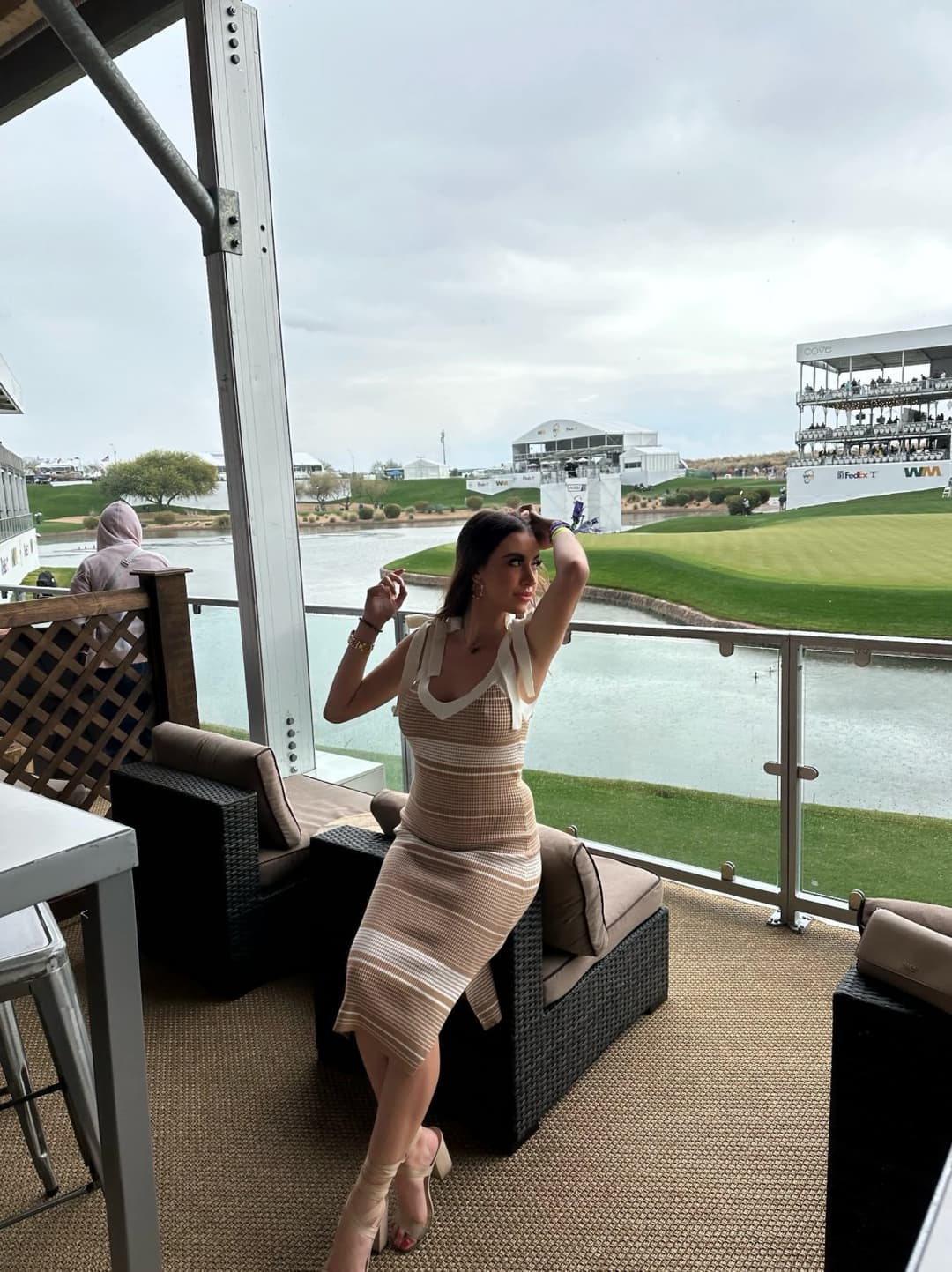 When the dress code says “effortlessly elegant”