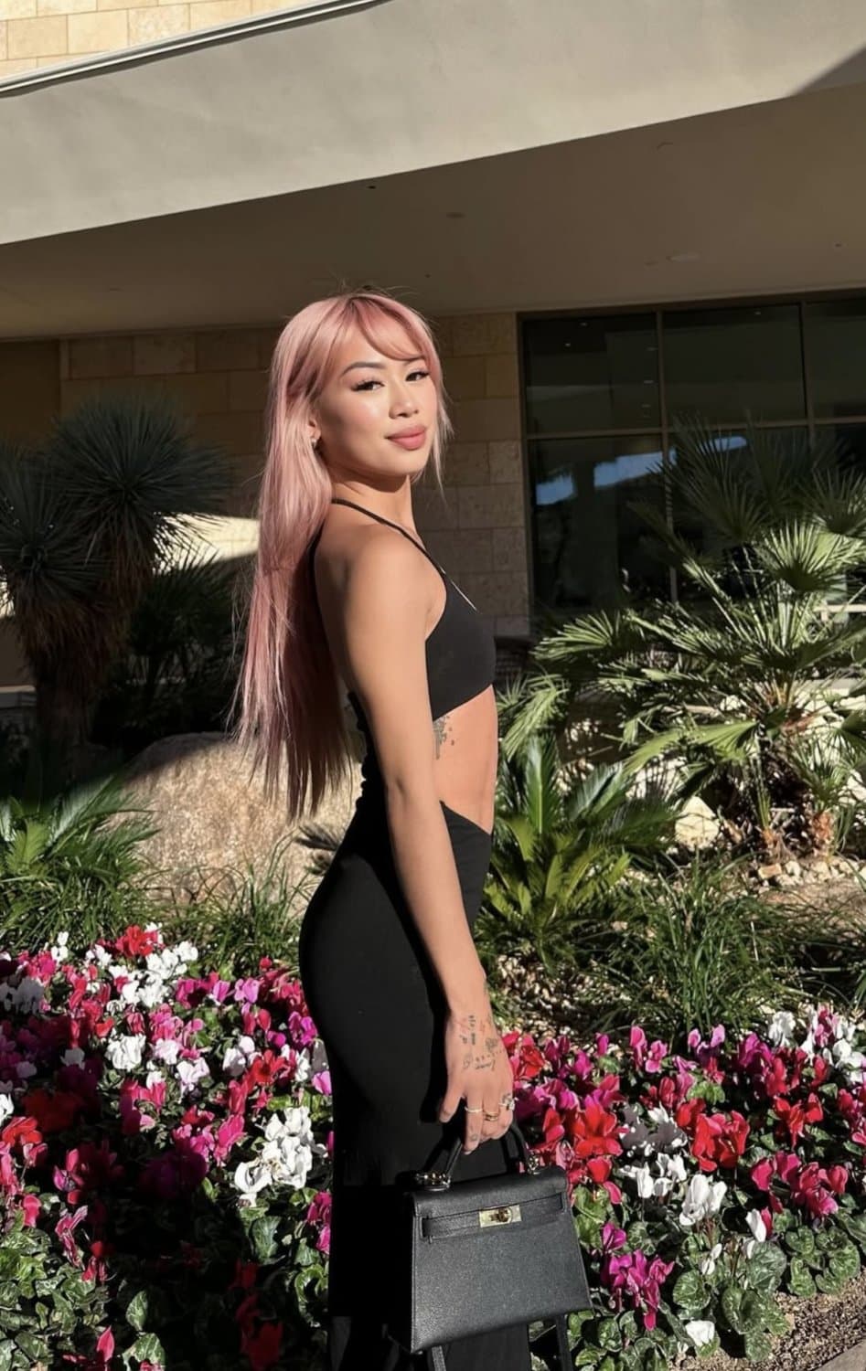 Petite Asian Pussy HITS DIFFERENT (sex vids at the of the album)