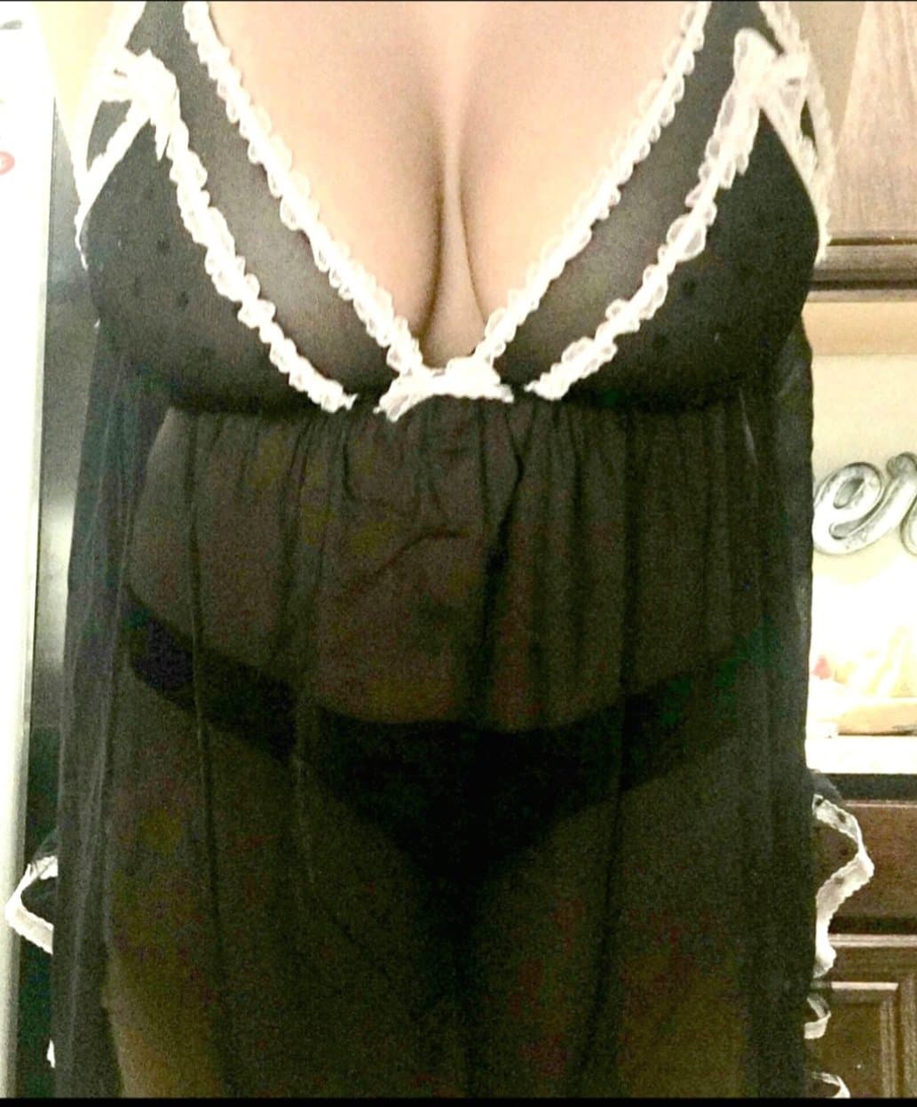 ??Thick busty wife finally takes BBC gangbang??