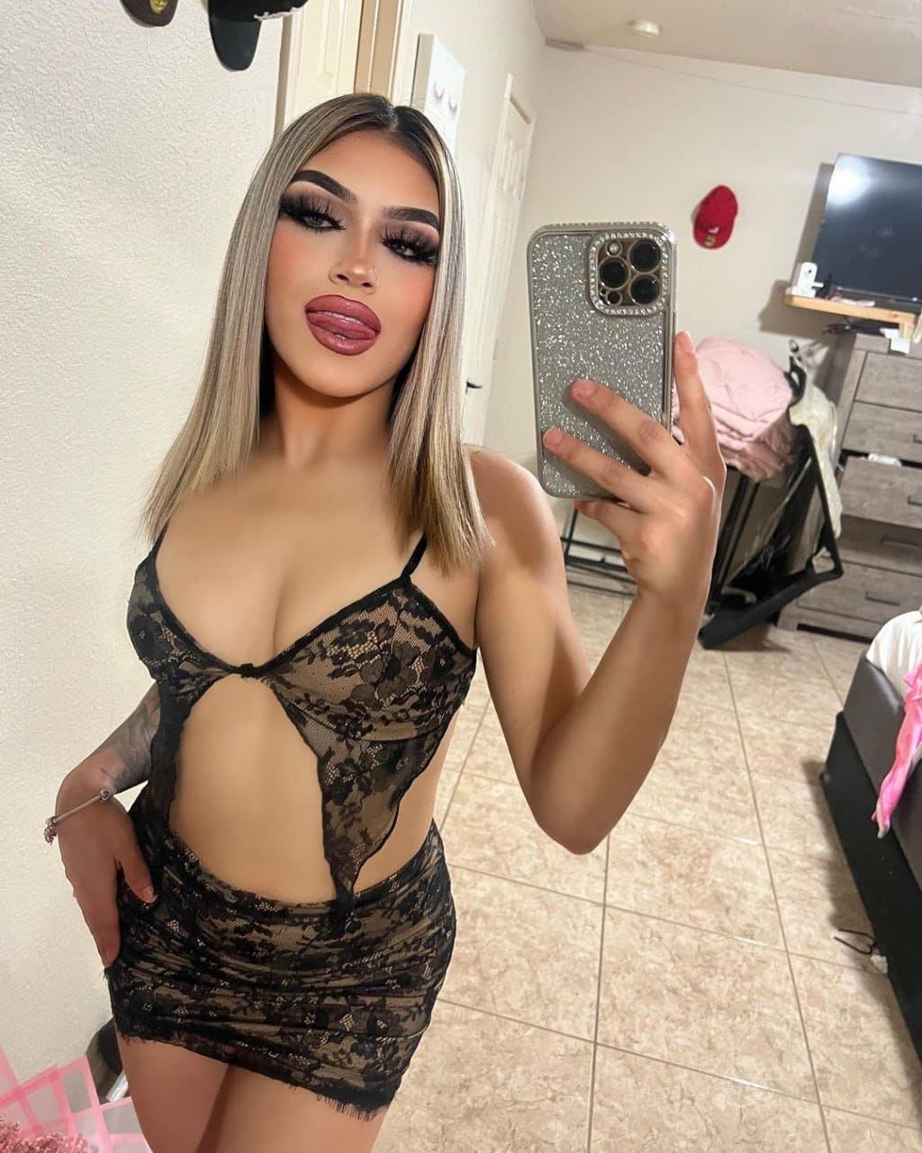 [REAL] Latina Teen Leaked From Snap Riding Cock until Creampie in Tight Pussy