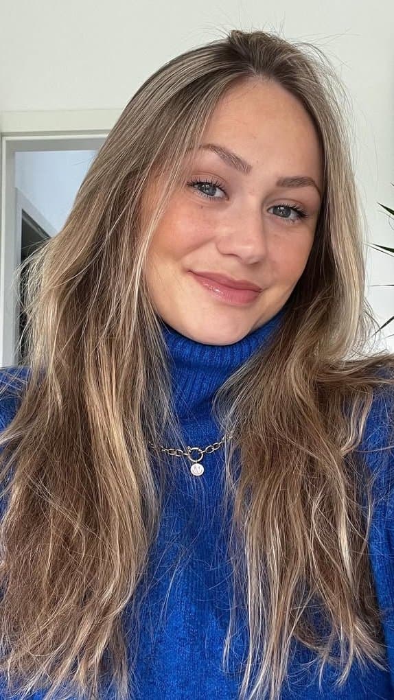 Hot young sexy german milf from Duisburg loves to fuck hard cheating her Boy, doing anal deepthroat