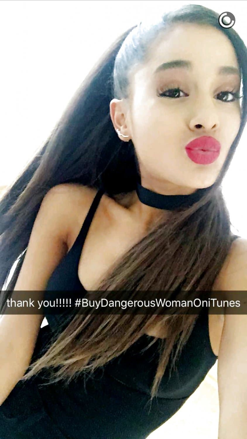 More Ariana Grande face/lips porn to goon to ?