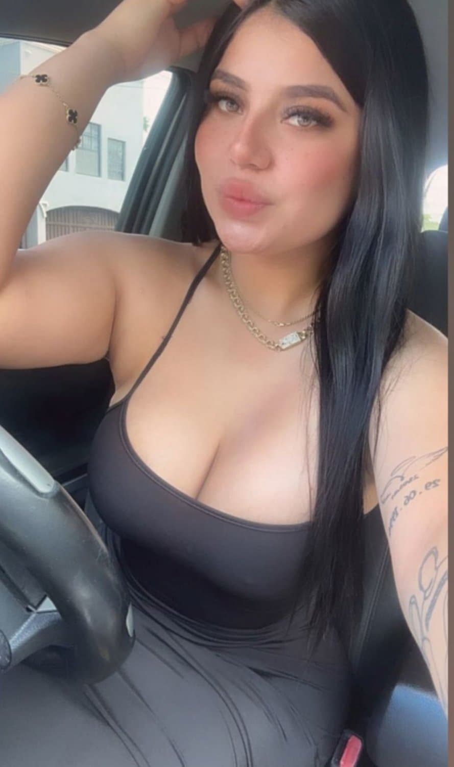 Hermosa chica con culo sexy