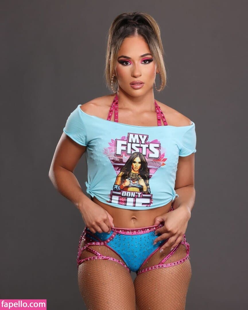 Click to view full size Ex bellator fighter turned onlyfans slut Val4r!E l0urEda