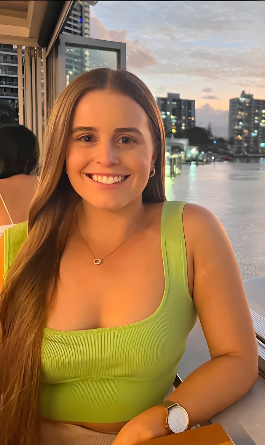 Beautiful Amy Morris Needs Cock and Cum Inside Her Holes