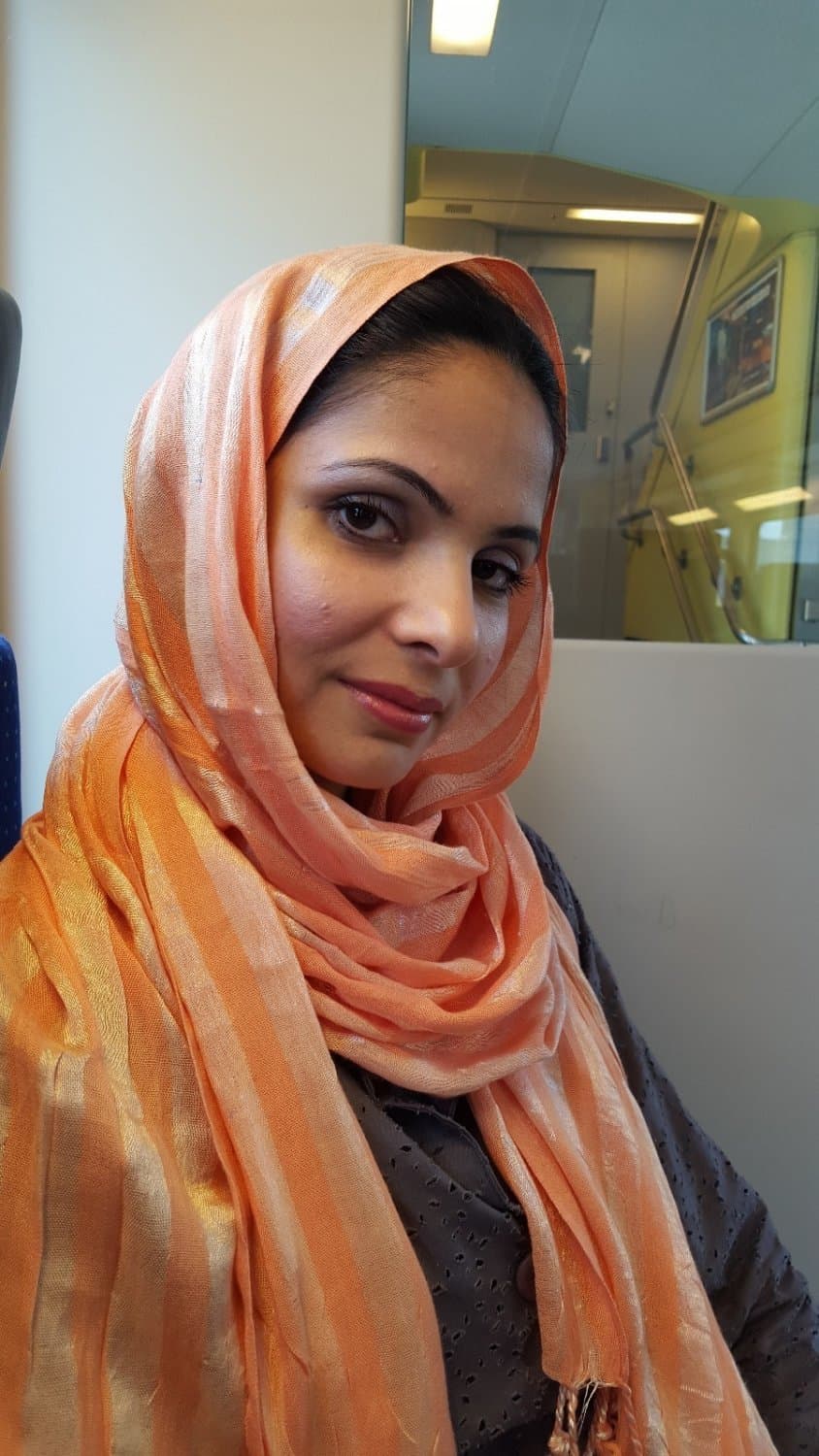 Sexy hijabi slut aunty