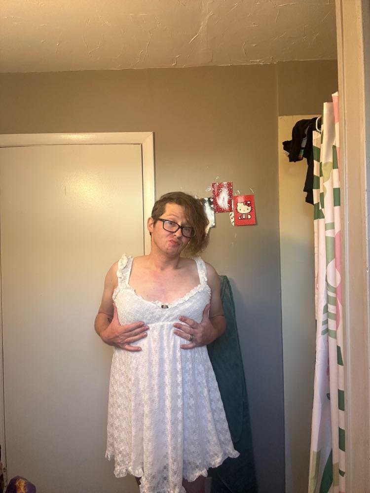 Click to view full size Shane Eaton sissy