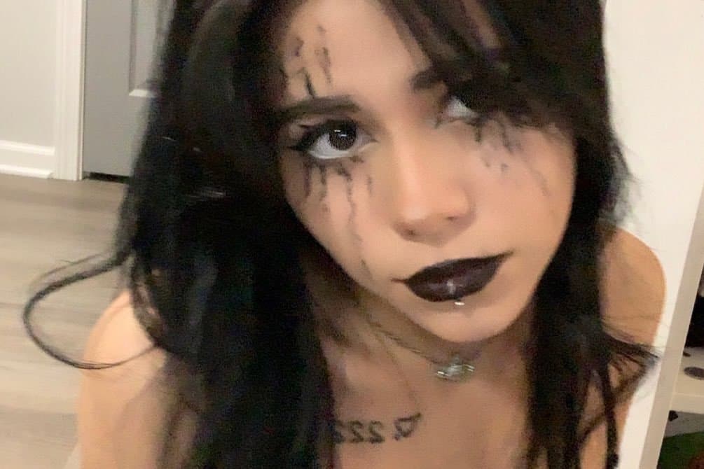REAL Pretty emo latina teen leaked taking dick