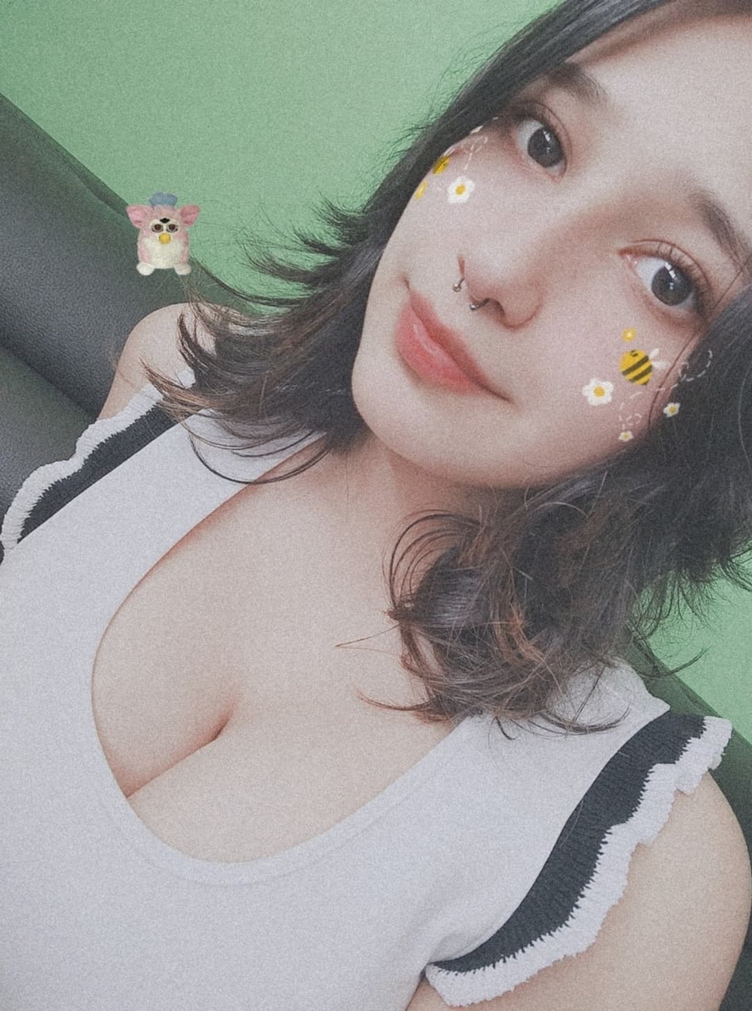 Blanquita hermosa con tetas jugozas???